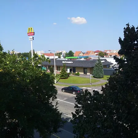 Thoekoely Apartman Appartement Szolnok