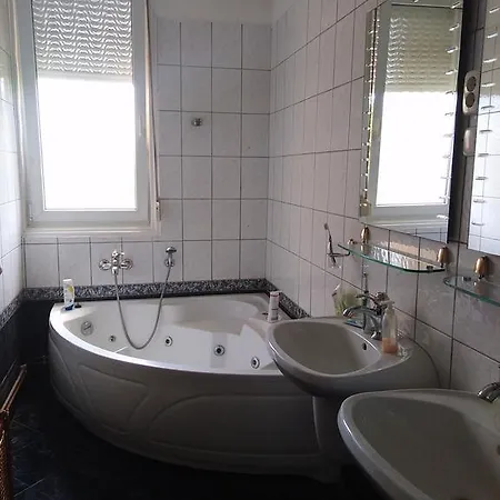 Thoekoely Apartman